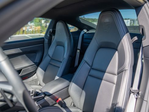 Certified 2025 Porsche 911 Carrera RWD image 5