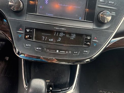 Used 2014 Toyota Avalon XLE Premium FWD image 4