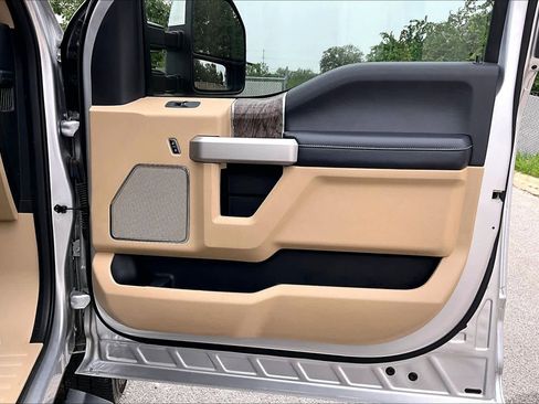 Used 2018 Ford F250 Lariat w/ Chrome Package AWD/4WD image 22