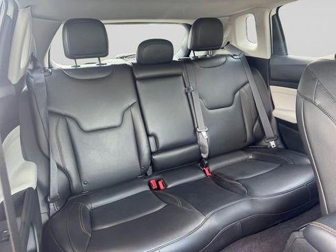 Used 2022 Jeep Compass Limited AWD/4WD image 18