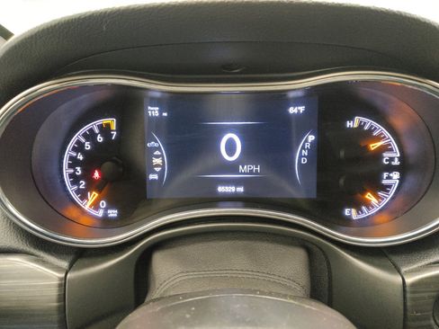 Used 2021 Jeep Grand Cherokee Laredo X AWD/4WD image 23