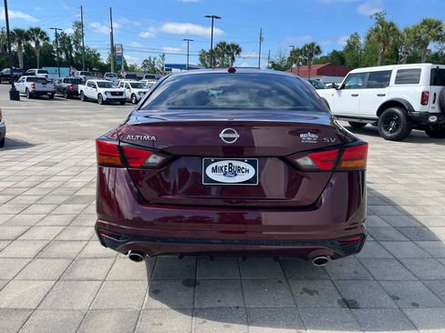 Used 2024 Nissan Altima 2.5 SV w/ SV Premium Package FWD image 5