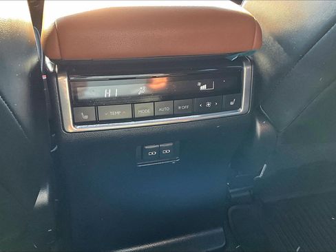 Used 2024 Lexus GX 550 w/ Accessory Package (Z1) image 39