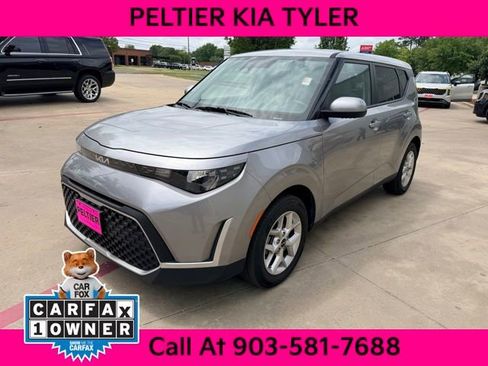 Certified 2025 Kia Soul LX w/ LX Technology Package FWD image 3