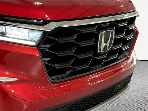 Used 2025 Honda Pilot EX-L image 32