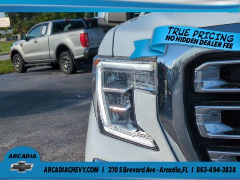 Used 2022 GMC Sierra 1500 SLT w/ SLT Premium Plus Package AWD/4WD image 10