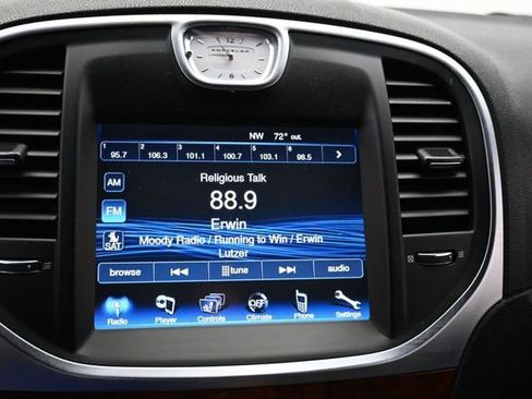 Used 2013 Chrysler 300 RWD image 18