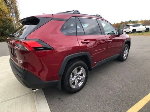 Used 2025 Toyota RAV4 XLE image 5