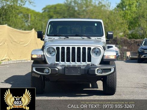 Used 2022 Jeep Gladiator Sport AWD/4WD image 2
