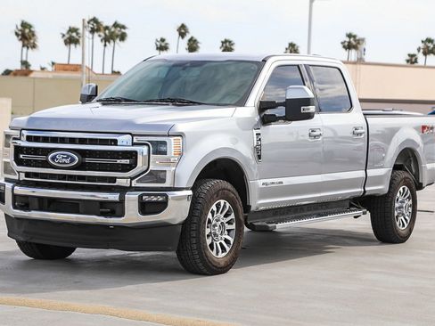 Used 2020 Ford F350 Lariat w/ Lariat Ultimate Package image 3