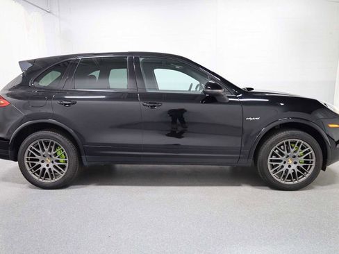 Used 2017 Porsche Cayenne S Platinum image 10