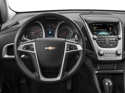 Used 2017 Chevrolet Equinox LT w/ Convenience Package image 7