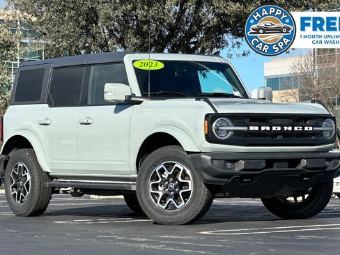 Used 2023 Ford Bronco Outer Banks image 1