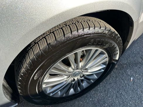 Used 2014 Chrysler Town & Country Touring-L w/ Driver Convenience Group image 36