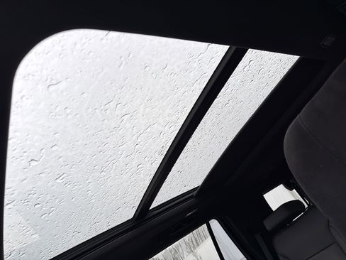 Used 2022 Chevrolet Tahoe Z71 w/ Z71 Off-Road Package image 28