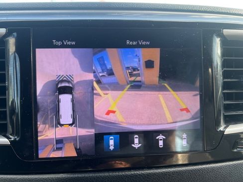 Used 2020 Chrysler Pacifica Touring-L Plus FWD image 20