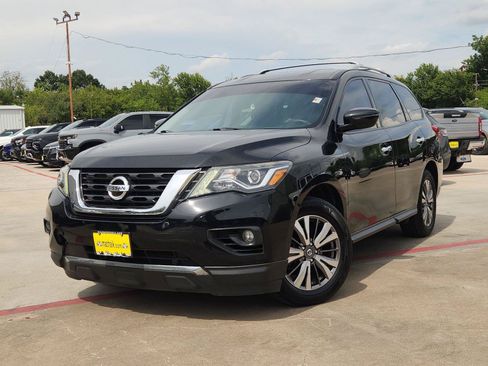 Used 2019 Nissan Pathfinder SV FWD image 1
