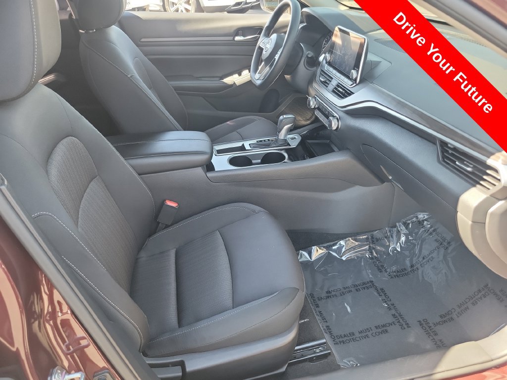 Used 2024 Nissan Altima 2.5 SV FWD image 17