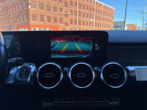 Certified 2021 Mercedes-Benz GLB 250 4MATIC image 29