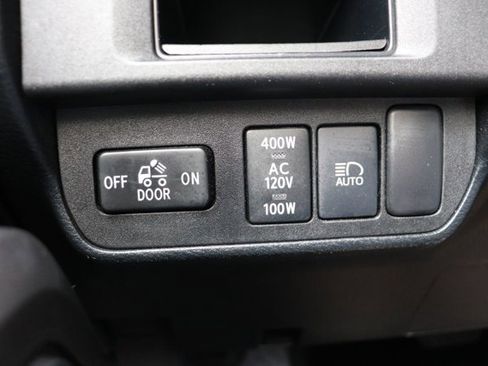 Used 2019 Toyota Tacoma TRD Sport image 18