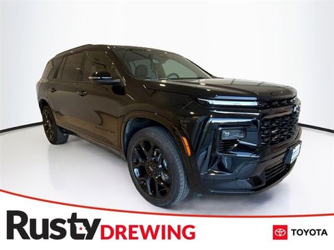 Used 2025 Chevrolet Traverse RS image 1