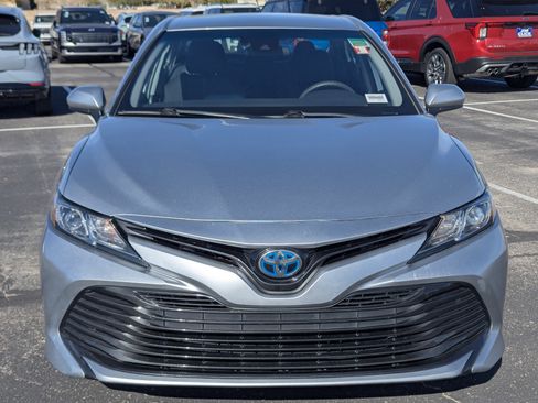 Used 2020 Toyota Camry LE image 6