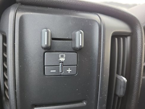 Used 2015 GMC Sierra 2500 4x4 Double Cab w/ Sierra Convenience Package image 25