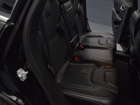 Used 2019 Jeep Cherokee Limited AWD/4WD image 23