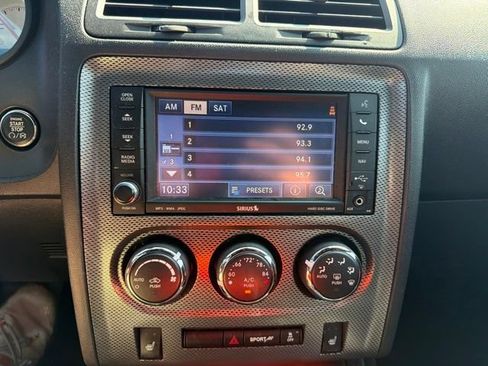Used 2014 Dodge Challenger R/T RWD image 13