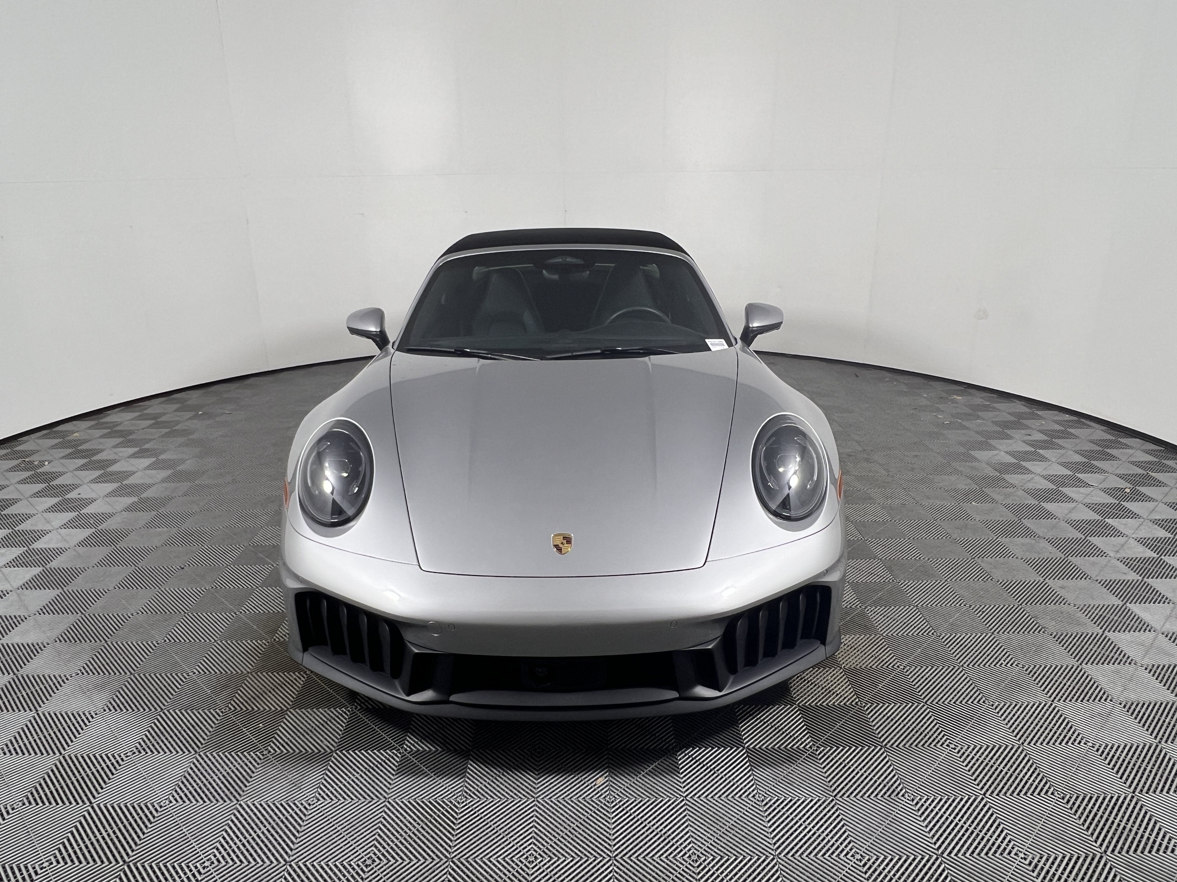 Certified 2026 Porsche 911 Targa 4 GTS AWD/4WD image 10
