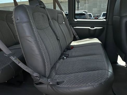 Used 2007 Chevrolet Express 3500 Extended Passenger w/ LT Preferred Equipment Group RWD image 27