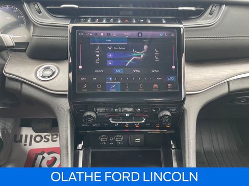 Used 2023 Jeep Grand Cherokee L Limited w/ Luxury Tech Group II AWD/4WD image 25