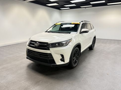 Used 2019 Toyota Highlander XLE image 1