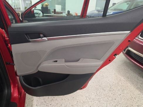 Used 2020 Hyundai Elantra SEL FWD image 36