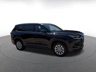 Used 2025 Toyota Grand Highlander XLE video 2