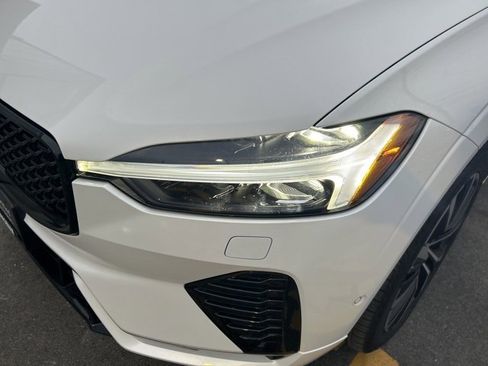 Certified 2025 Volvo XC60 B5 Plus image 8