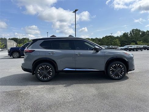 New 2025 Nissan Rogue Platinum w/ Platinum Premium Package image 9