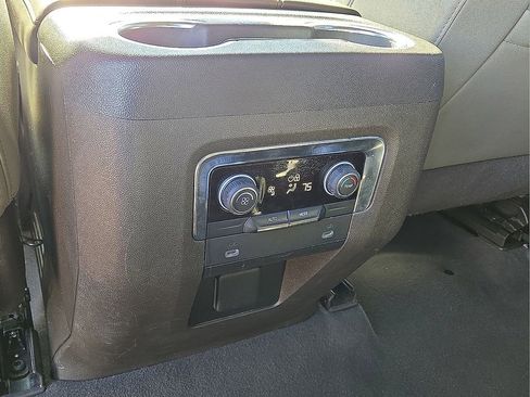 Used 2022 Chevrolet Tahoe Z71 image 16