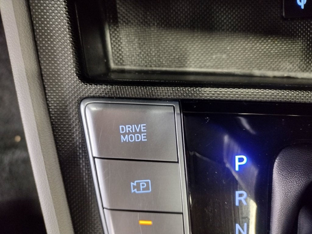 Certified 2024 Hyundai Elantra Limited FWD image 28