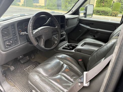 Used 2007 GMC Sierra 2500 SLT AWD/4WD image 11