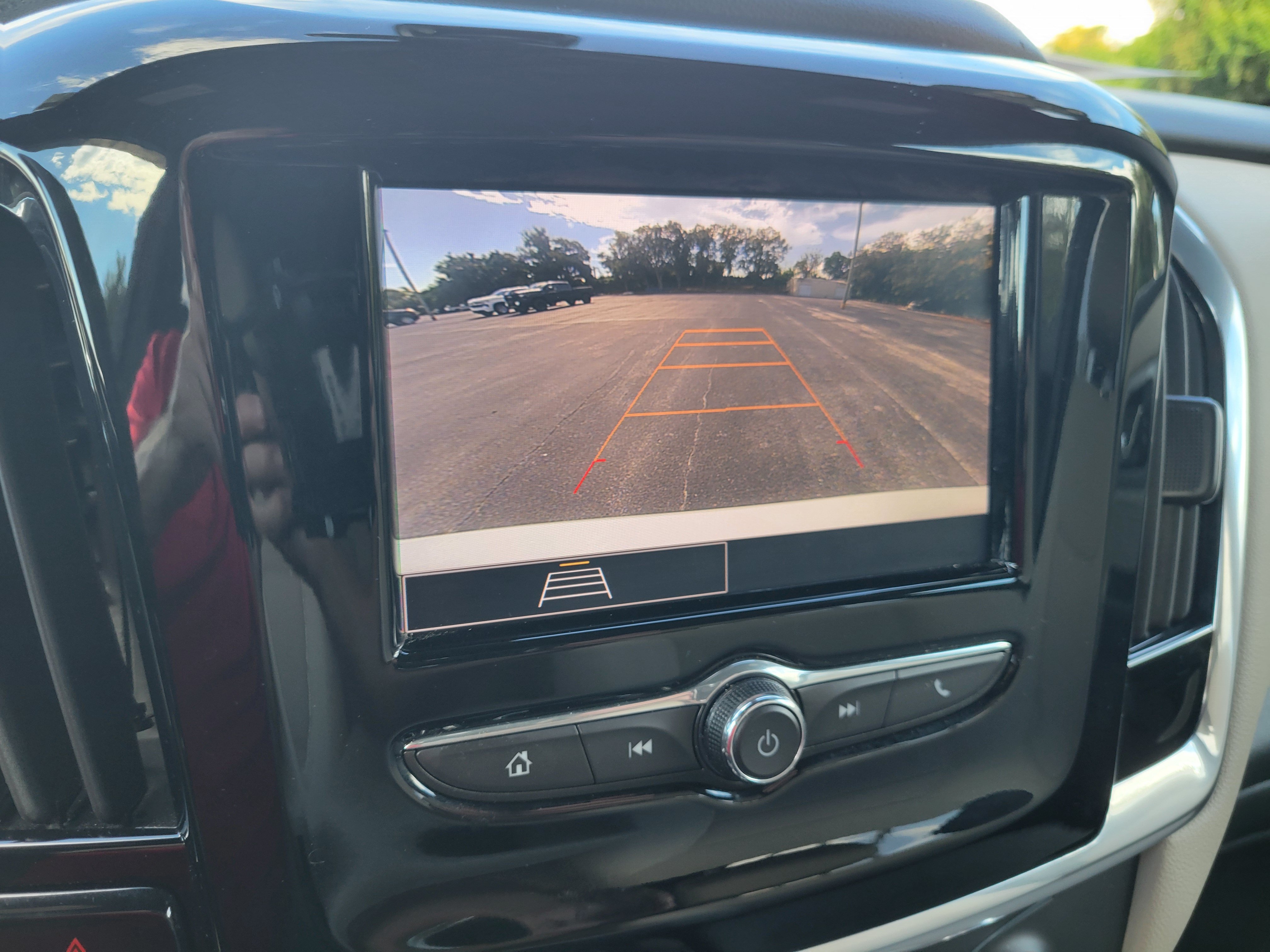 Certified 2023 Chevrolet Traverse LS FWD image 19