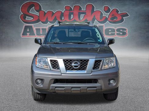 Used 2017 Nissan Frontier PRO-4X w/ Pro-4x Luxury Package AWD/4WD image 2