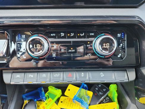 Certified 2025 GMC Sierra 1500 AT4 w/ AT4 Premium Package image 21