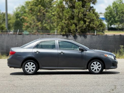 Used 2010 Toyota Corolla LE FWD image 7