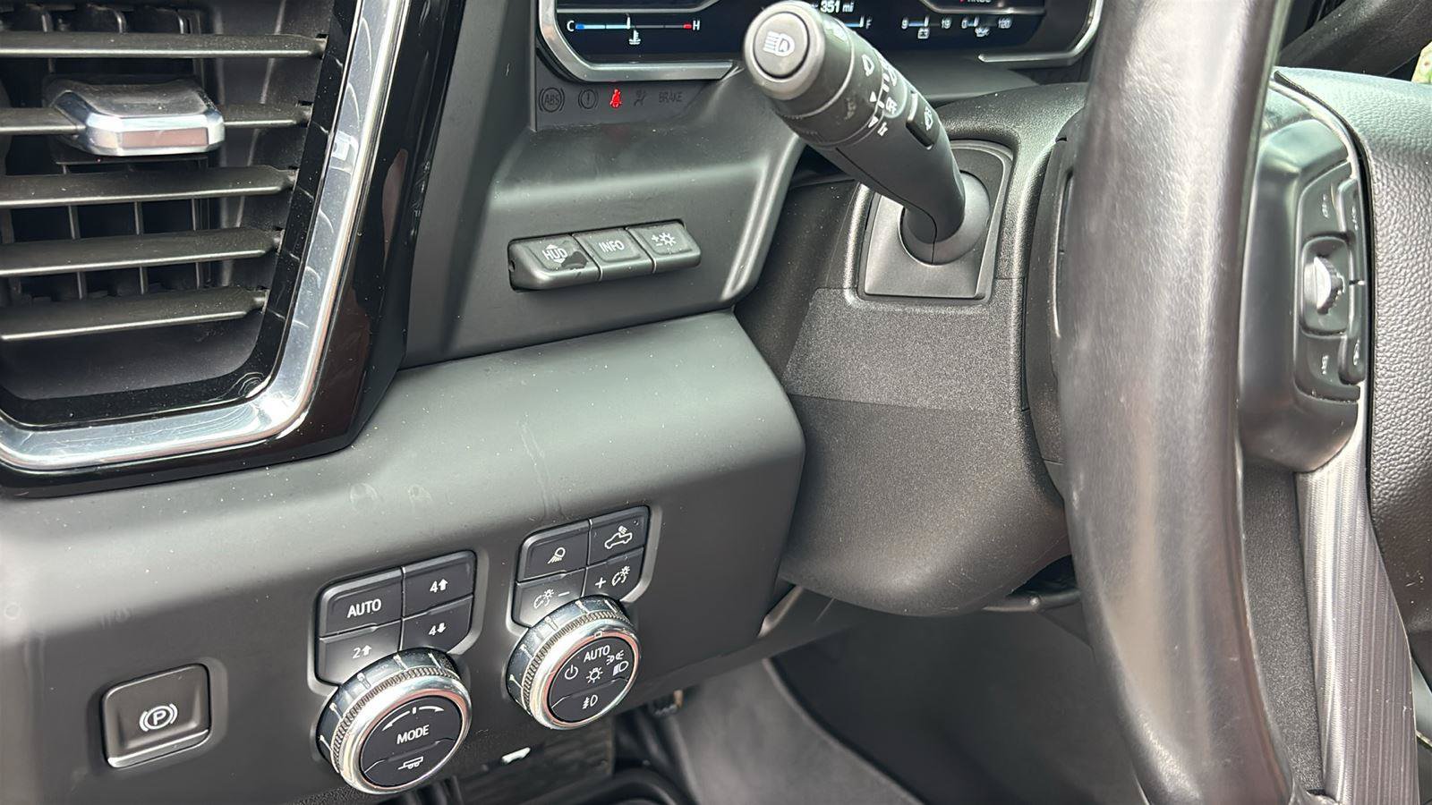 Certified 2024 GMC Sierra 2500 Denali Ultimate AWD/4WD image 27