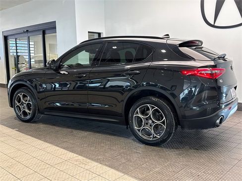 Used 2018 Alfa Romeo Stelvio Sport w/ Quick Order Package 22J Sport image 4
