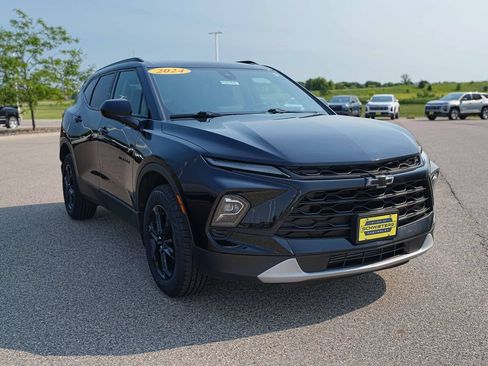 Used 2024 Chevrolet Blazer LT w/ Convenience Package AWD/4WD image 4