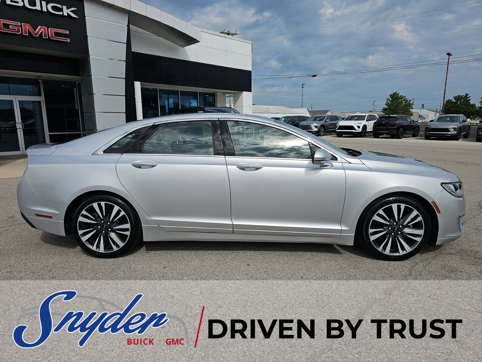 Used 2018 Lincoln MKZ Select w/ Select Plus Package AWD/4WD image 30