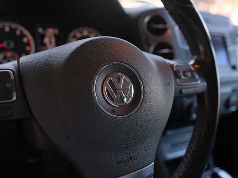 Used 2016 Volkswagen Tiguan SE FWD image 43