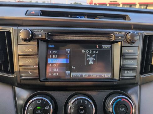 Used 2014 Toyota RAV4 LE FWD image 19